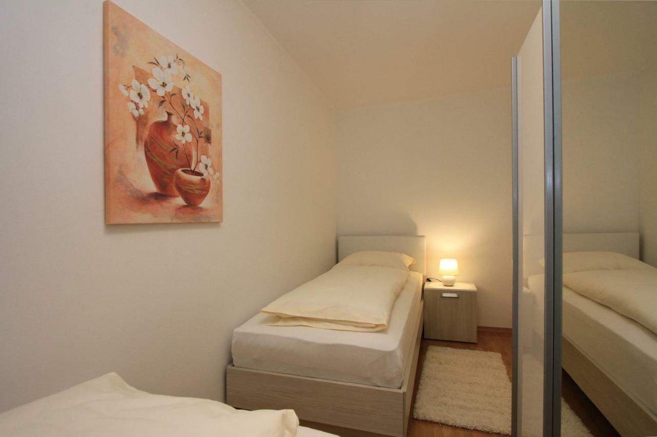 Luxury * Omis